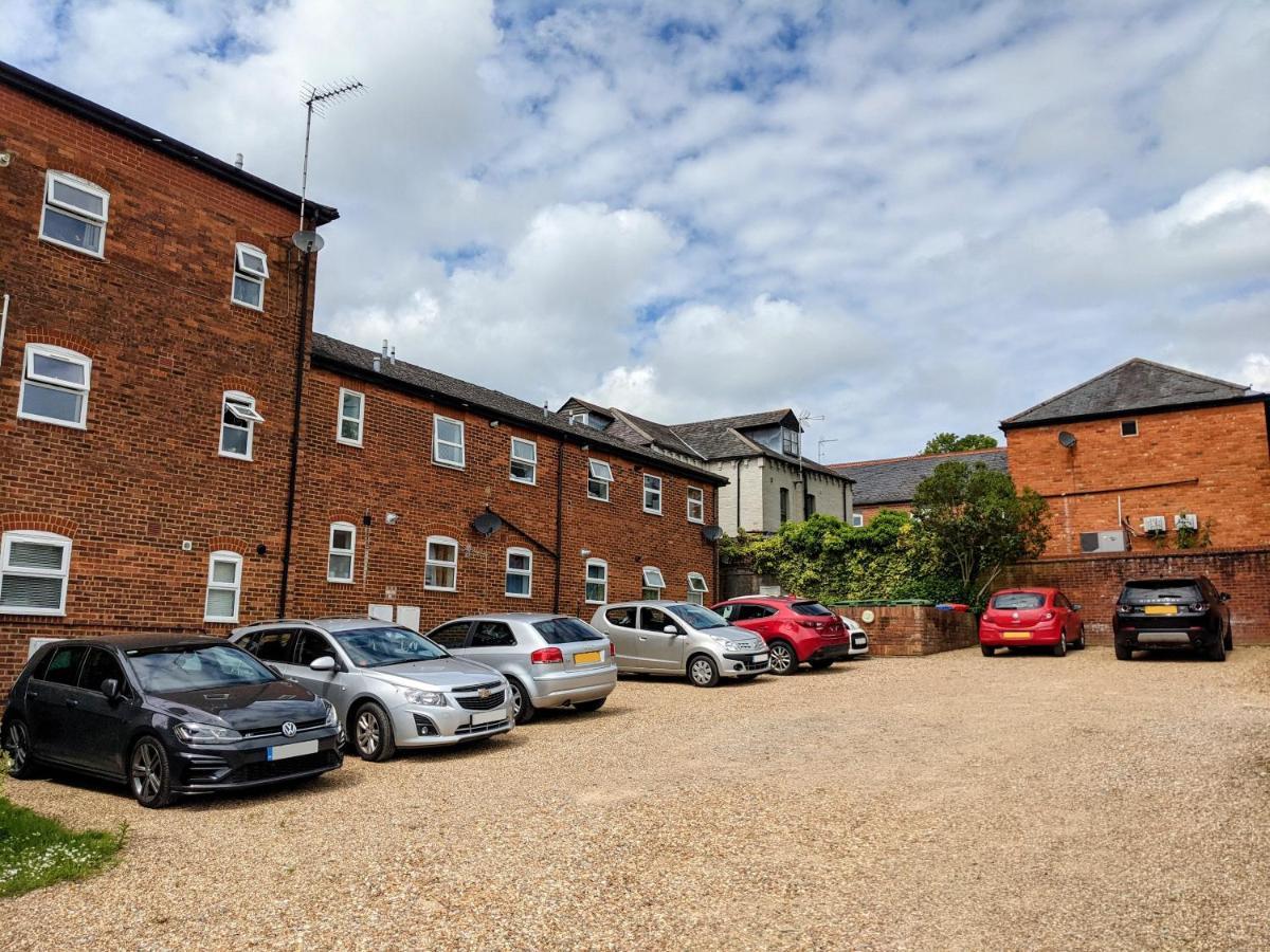 Saffron Court By Wycombe Apartments - Apt 08 High Wycombe Exterior photo